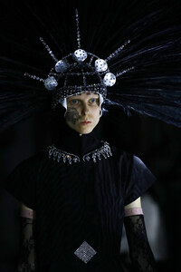 2075464075_GucciCruise2020Runway1t-RPcFbQmGx.thumb.jpg.4743c470cf6c139c27bcab757a44dd87.jpg