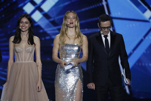 Bar+Refaeli+Eurovision+Song+Contest+2019+Dress+Gun5x966bP3x.jpg