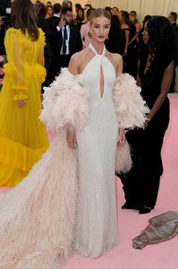 [1147448059] The 2019 Met Gala Celebrating Camp - Notes On Fashion - Arrivals.jpg