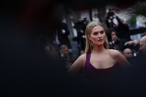 Toni+Garrn+Les+Plus+Belles+Annees+Une+Vie+egrg25UlB1Lx.jpg