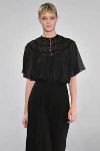 209613442_NoonNoorRunwayFebruary2019NewYorkFashionJjMieO-Z9Pkx.thumb.jpg.3466e194ff856f61c666abe462f7f5c5.jpg