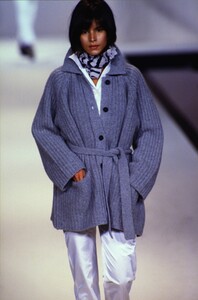 2097443195_betty-jackson-fw-1996(4).thumb.jpg.922a0b69aee1853e9de951db18b1f227.jpg