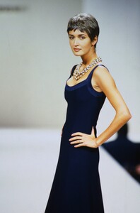 2104748341_caroline-charles-ss(4).thumb.jpg.3ccff88b7a0e7af8fd3551cf13068e64.jpg
