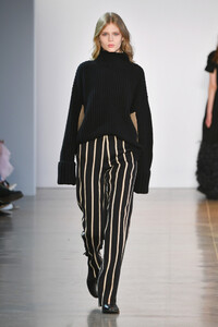 2107452784_NoonNoorRunwayFebruary2019NewYorkFashionnM-ygM6g-CTx.thumb.jpg.1450a4b360fc6b001e410b2206ee6a00.jpg