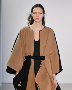 2114508932_NoonNoorRunwayFebruary2019NewYorkFashion4_9J1GqGjbqx.thumb.jpg.7b4f92f8c86b65194bb500952e4f54b6.jpg