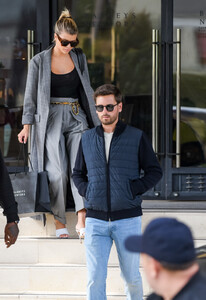 Scott+Disick+Sofia+Richie+out+shopping+LaDk0flwPONx.jpg