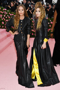 Ashley+Olsen+2019+Met+Gala+Celebrating+Camp+luM0ll1KxmJx.jpg
