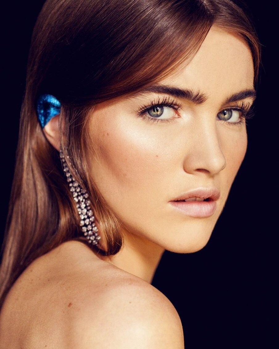 https://www.bellazon.com/main/uploads/monthly_2019_05/2145446837_EmilyBarbe42.jpg.1877a52a51a31a7b17f04f8f19568d18.jpg