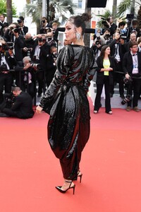 229042657_1150769348OnceUponATimeInHollywoodRedCarpet-The72ndAnnualCannesFilmFestival.thumb.jpg.fe935020e045090a7e8310612217e9df.jpg