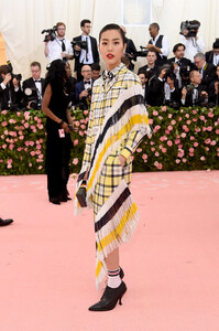 Liu+Wen+2019+Met+Gala+Celebrating+Camp+Notes+da25zhdKw4ix.jpg