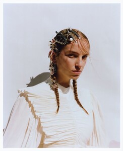 234651558_JamillaHoogenboombyMarcinKempskiforVoguePolandJune2019(2).thumb.jpg.3eec1765143ef0210ba0686358c855fc.jpg