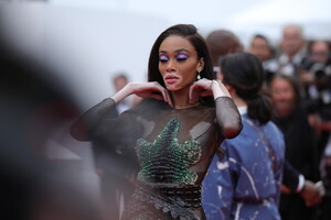 Winnie+Harlow+Oh+Mercy+Roubaix+Une+Lumiere+WTqyP0MpzeWx.jpg