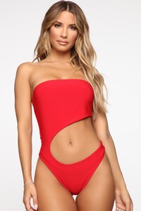 04-22-19_Studio_3_MA_09-59-42_33_BC0286_Red_1245_WG (1).jpg