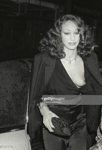276762123_MarisaBerenson_FrancisApesteguy.thumb.jpg.7e966955739d196331bf659934f68fab.jpg