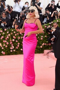 [1147405018] The 2019 Met Gala Celebrating Camp - Notes on Fashion - Arrivals.jpg