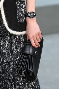 Liu+Wen+Chanel+Cruise+2020+Collection+Photocall+_mTgk70mmEWx.jpg