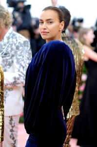 [1147435057] The 2019 Met Gala Celebrating Camp - Notes on Fashion - Arrivals.jpg