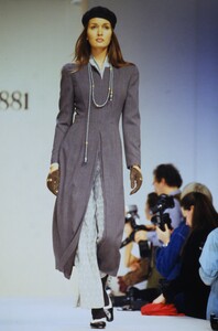 33129382_cerruti-fw-1993(6).thumb.jpg.09213bdb06cb81731883288727fcb23e.jpg