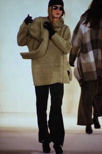 332267703_adrienne-vittadini-fw-1993(2).thumb.jpg.08f8a646496fb0fd664f13a40047f347.jpg