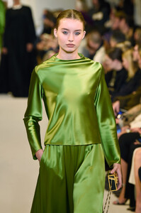 337131286_BrandonMaxwellRunwayFebruary2019NewYorkGJDfCDhwyrSx.thumb.jpg.a91c9ccee08b12b2119c35647ab030a3.jpg
