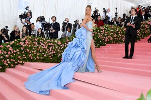 [1147425701] The 2019 Met Gala Celebrating Camp - Notes on Fashion - Arrivals.jpg