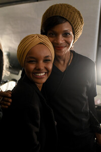 338542162_LaquanSmithBackstageFebruary2019NewYorkyPXBBKLaChqx.thumb.jpg.d26fea5e63b3010aa31ee2866ba72802.jpg