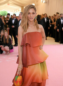 Sof+Sanchez+Barrenechea+2019+Met+Gala+Celebrating+uLR5BUMf_c0x.jpg