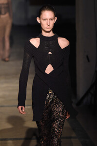 364901458_DionLeeRunwayFebruary2019NewYorkFashionCZlCsgaBMM9x.thumb.jpg.cc26560ea943a7372cb35e420c23ae59.jpg