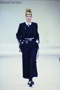 370818736_blumarine-fw-1994(19).thumb.jpg.b768c7d6e92e7df070e2c0d9ddaf26aa.jpg