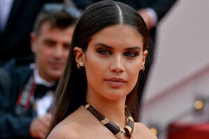 [ce6ad4b0dbef404cb7f4d6b53985fc1f] Cannes Once Upon A Time In Hollywood Premiere JR.jpg