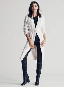384432748_PO1904_P5_NewSeasonKnitwear_Lookbook_02@2xb.thumb.jpg.195f07a7adfae48556aa11ff44212cf8.jpg