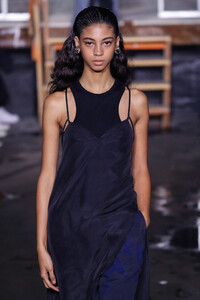 402350938_JohnElliottRunwayFebruary2019NewYorkX9GYojGaFsmx.thumb.jpg.8519e468c2a644fb5f69607b4952ad3a.jpg