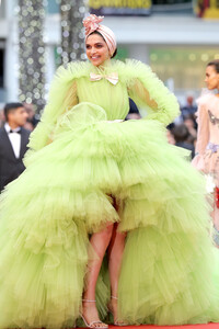 Deepika+Padukone+Pain+Glory+Dolor+Y+Gloria+ytIcNKss8m-x.jpg