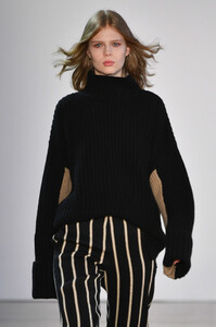 427339077_NoonNoorRunwayFebruary2019NewYorkFashionhK0Sjn5e6Byx.thumb.jpg.0947a54ebb5aad62f38e1d3794a0afed.jpg