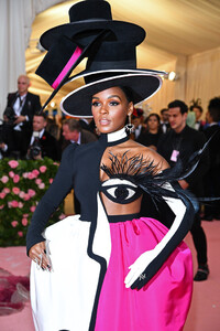 Janelle+Monae+2019+Met+Gala+Celebrating+Camp+cgUxaj6wysdx.jpg