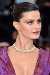 Les+Plus+Belles+Annees+Une+Vie+Red+Carpet+HHw5WLemxSsx.jpg