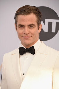 479692854_ChrisPine25thAnnualScreenActorsGuildqboxpDGNvu8x.thumb.jpg.126ae703e825ac750473edb813ab90e0.jpg