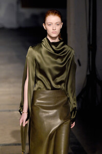 480828428_DionLeeRunwayFebruary2019NewYorkFashionrt_2uzpQzlkx.thumb.jpg.52162487c8badc0ca7c9582743252eff.jpg