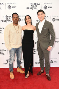 505067899_FreidaPintoOnly2019TribecaFilmFestival9ZdIQ3foGUDx.thumb.jpg.0e5253c5abab646414b5041fb4e04356.jpg