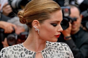 [5ae04c03dac34c9c8c26120b5d485f66] Cannes Once Upon A Time In Hollywood Premiere JR.jpg