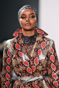 542566039_LaquanSmithRunwayFebruary2019NewYorkMkLDAYoJp3mx.thumb.jpg.d4e4f10917fa5f9cc404034fa9686d13.jpg