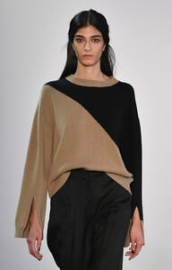 547841561_NoonNoorRunwayFebruary2019NewYorkFashionpWLobMkqZYex.thumb.jpg.ab0153f4dcbbdd4c1ace9eec90e8f172.jpg