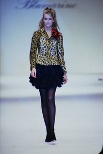 552012404_blumarine-fw-1994(3).thumb.jpg.2fc40f7c675eff650bdbb21e302af981.jpg