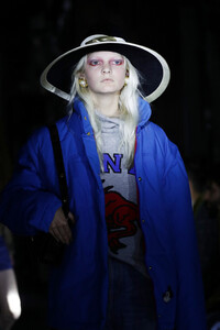 592927101_GucciCruise2020Runway0FME0hCCaHdx.thumb.jpg.5b5e308b28c4909b31d3a6e288a74ff1.jpg