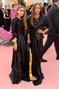 Ashley+Olsen+2019+Met+Gala+Celebrating+Camp+6rs1wjbJIu2x.jpg