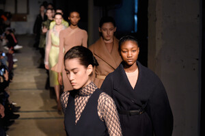 607425109_DionLeeRunwayFebruary2019NewYorkFashionW4ompRgLPFAx.thumb.jpg.94a6db5b792b5b70f887f8292d5c2900.jpg