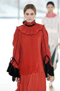 624157041_ToryBurchFallWinter2019FashionShowRunwayQefZ7x9Ypb0x.thumb.jpg.14c3c510860d4fe26c42414331c8fa54.jpg
