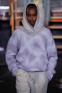 663818485_JohnElliottRunwayFebruary2019NewYorkOriqwoO6yC6x.thumb.jpg.a06a347bf3f8b875ef874f6d4f39c343.jpg