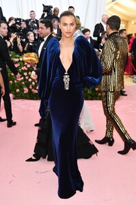 [1147435049] The 2019 Met Gala Celebrating Camp - Notes on Fashion - Arrivals.jpg