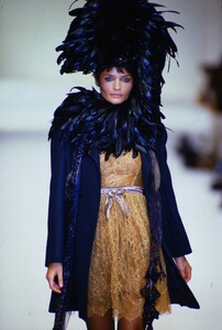 684339635_blumarine-fw-1994(35).thumb.jpg.2fc113da1e89103b7a7bd1f7352249aa.jpg